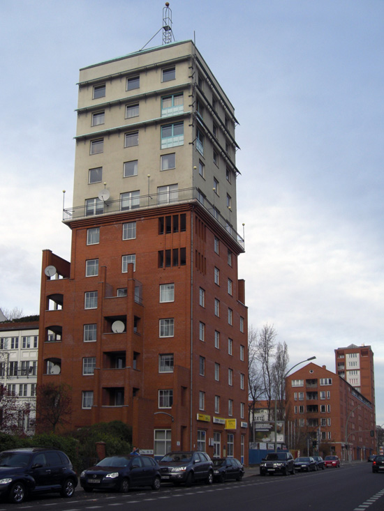 Wohnturm Südfassade, Zustand Dezember 2011; Foto: Tina Kühn